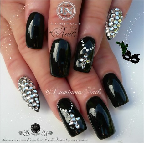 nail-designs-with-black-nail-polish-82 Modele de unghii cu lac de unghii negru