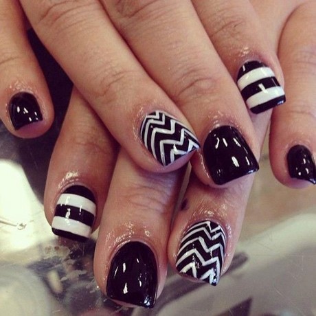 nails-black-and-white-designs-58_3 Cuie modele alb - negru