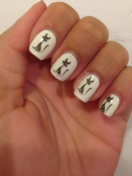 Octombrie nail art