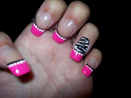 pink-and-black-nail-art-designs-56_18 Modele de unghii roz și negru