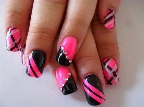 pink-and-black-nail-art-designs-56_3 Modele de unghii roz și negru