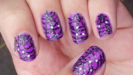 purple-halloween-nails-00_10 Violet unghii de halloween