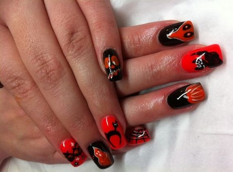 red-and-black-halloween-nails-42_12 Roșu și negru unghii de halloween