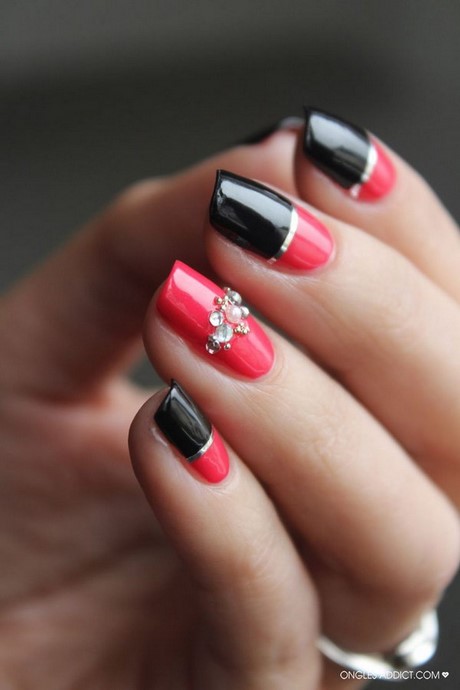 red-black-and-white-nail-designs-62_16 Modele de unghii alb-negru roșu