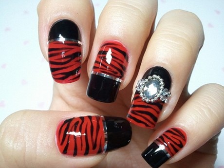 red-black-nail-designs-29_20 Modele de unghii roșii negre