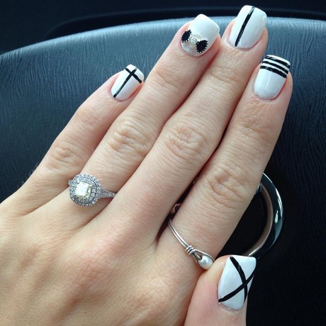 white-and-black-nail-designs-49_17 Modele de unghii alb și negru