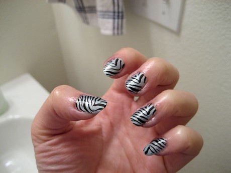 zebra-design-nails-01 Zebra design cuie