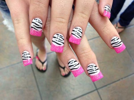 zebra-design-nails-01_13 Zebra design cuie