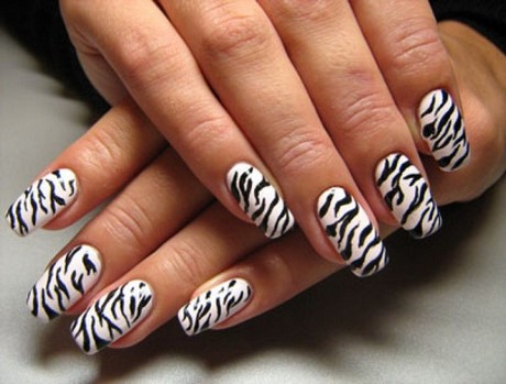zebra-design-nails-01_16 Zebra design cuie