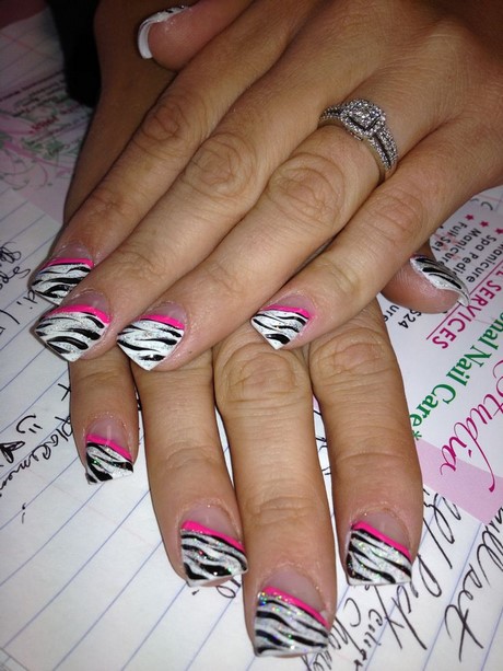 zebra-design-nails-01_20 Zebra design cuie
