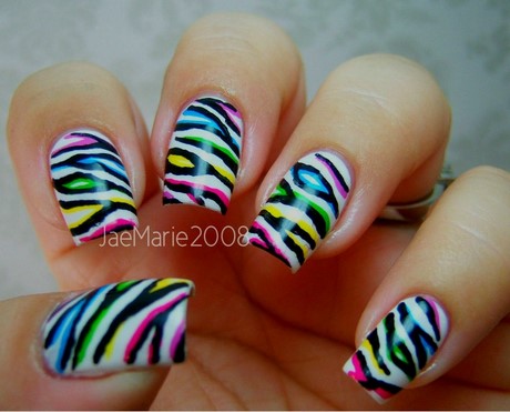 zebra-design-nails-01_3 Zebra design cuie