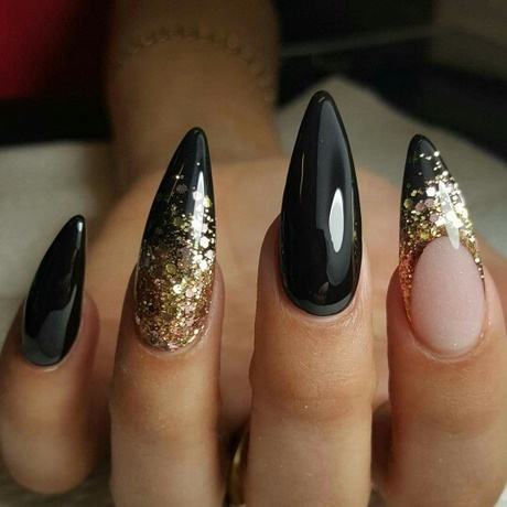 black-and-gold-pointy-nails-93_4 Negru și auriu cuie ascuțite