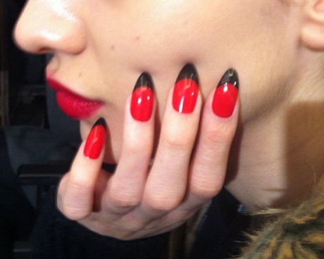 black-and-red-stiletto-nails-20_15 Unghii stiletto negre și roșii