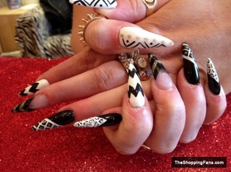 black-and-white-stiletto-nail-designs-75_19 Modele de unghii stiletto alb-negru