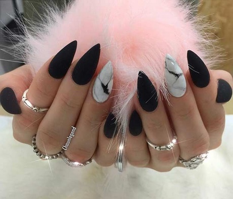 black-and-white-stiletto-nails-27_7 Unghii stiletto alb-negru