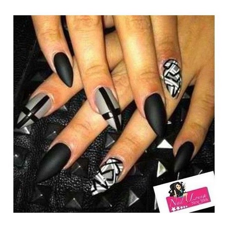 black-and-white-stiletto-nails-27_9 Unghii stiletto alb-negru