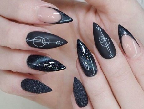 black-nails-pointy-30 Unghii negre ascuțite