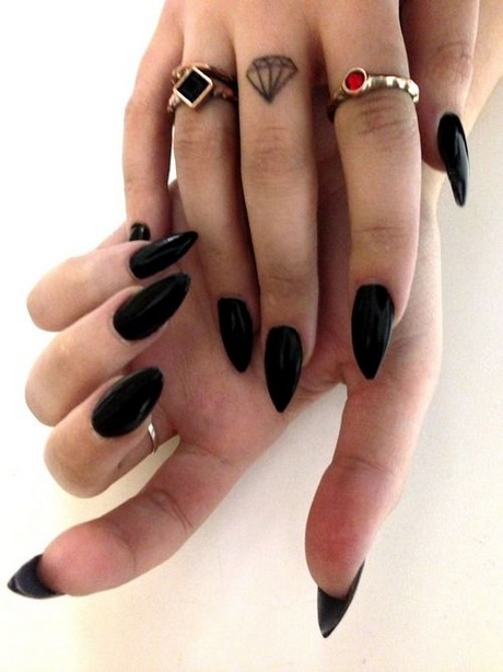 black-nails-pointy-30_12 Unghii negre ascuțite