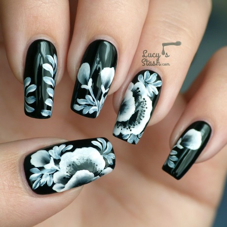 black-nails-with-white-flowers-89_15 Cuie negre cu flori albe