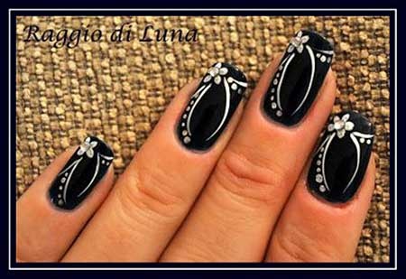 black-nails-with-white-flowers-89_16 Cuie negre cu flori albe