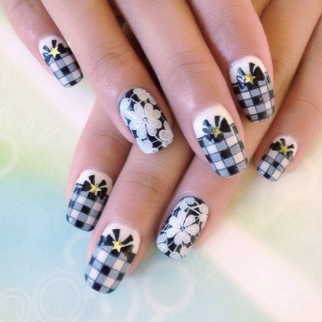 black-nails-with-white-flowers-89_19 Cuie negre cu flori albe