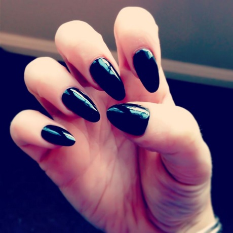 black-pointed-acrylic-nails-12_16 Unghii acrilice negre