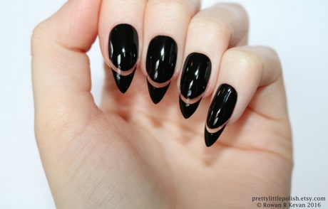 black-pointed-acrylic-nails-12_19 Unghii acrilice negre