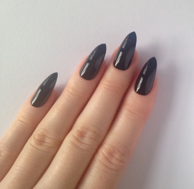 black-pointy-acrylic-nails-80_2 Unghii acrilice negre ascuțite