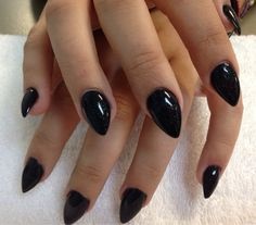 black-short-stiletto-nails-11_12 Negru scurt stiletto Cuie