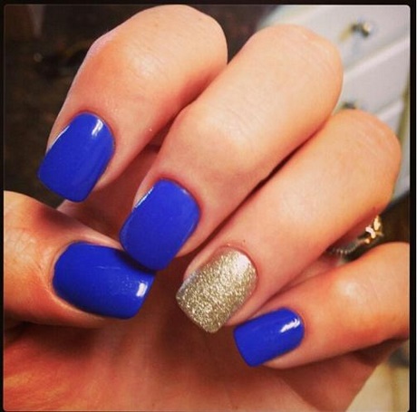 blue-and-gold-nails-75 Unghii albastre și aurii