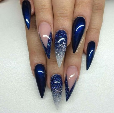 blue-and-silver-acrylic-nail-designs-17_12 Modele de unghii acrilice albastre și argintii