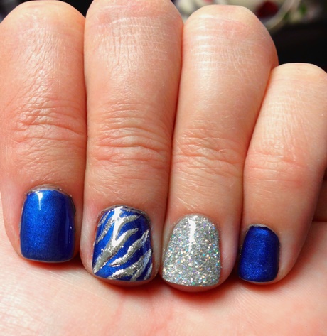 blue-and-silver-nail-designs-95_5 Modele de unghii albastre și argintii