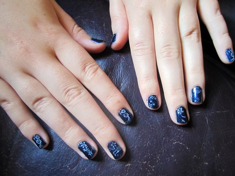blue-and-white-nail-art-48_16 Albastru și alb nail art