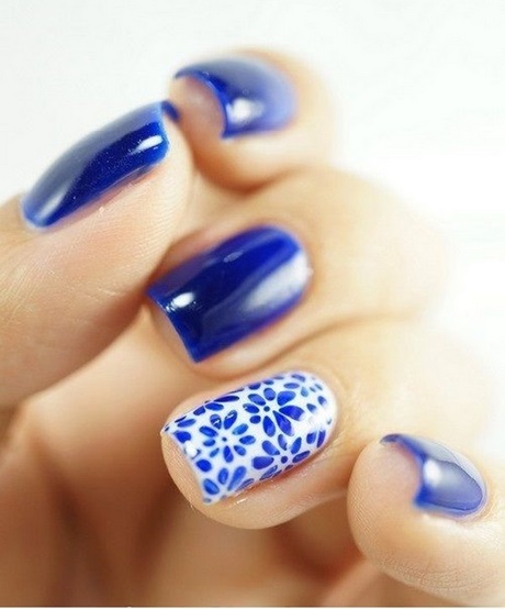 blue-color-nail-art-45_11 Culoarea albastră a unghiilor