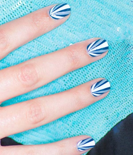 blue-nail-art-for-short-nails-34_12 Albastru nail art pentru unghii scurte