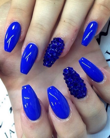 blue-nail-polish-with-design-72_17 Lac de unghii albastru cu design