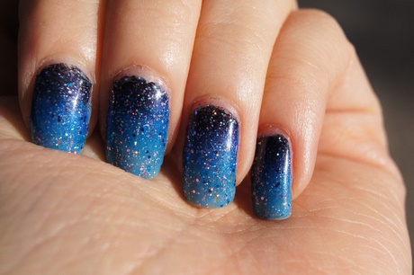 blue-nail-polish-with-design-72_7 Lac de unghii albastru cu design