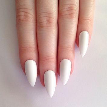 claw-nails-white-28_18 Cuie cu gheare albe