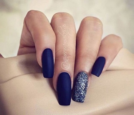 dark-navy-blue-nails-36_3 Unghii albastru închis