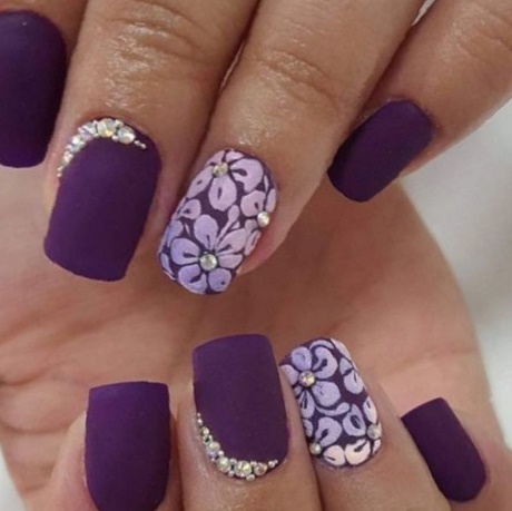 dark-purple-nail-designs-17_8 Modele de unghii violet închis