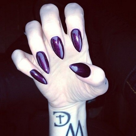 dark-stiletto-nails-49_12 Unghii stiletto întunecate