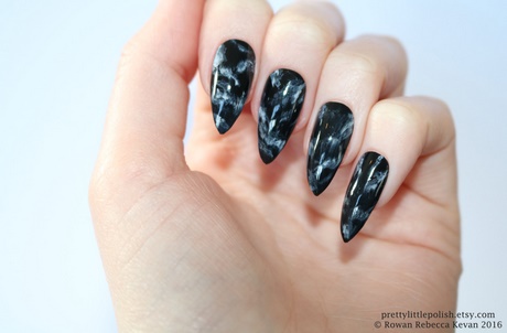 dark-stiletto-nails-49_19 Unghii stiletto întunecate