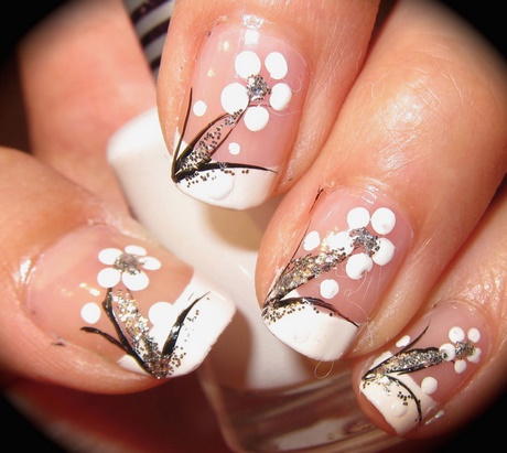 flower-nail-designs-for-beginners-11_17 Modele de unghii de flori pentru începători