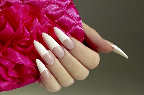 french-manicure-on-pointy-nails-08_6 Manichiura franceză pe unghiile ascuțite