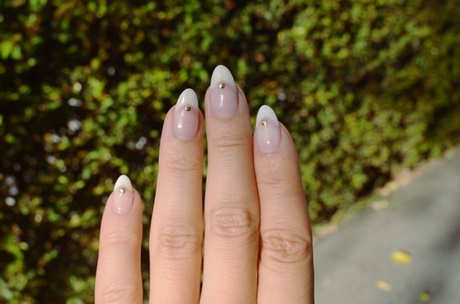 french-manicure-on-pointy-nails-08_7 Manichiura franceză pe unghiile ascuțite