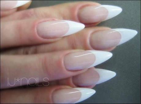 french-manicure-stiletto-nails-09_16 Manichiura frantuzeasca stiletto nails