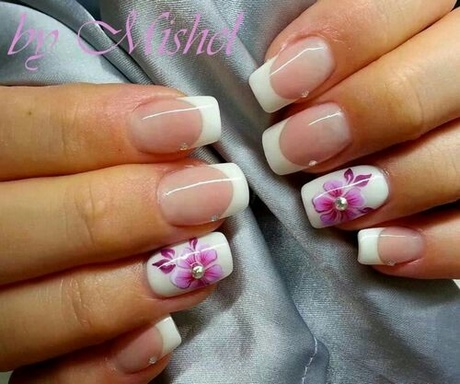 french-nails-with-flowers-08_7 Unghiile franceze cu flori