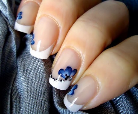 french-nails-with-flowers-08_9 Unghiile franceze cu flori