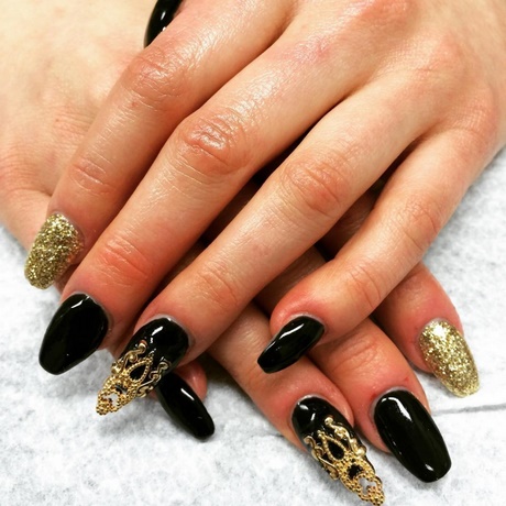 gold-and-black-stiletto-nails-12_6 Aur și negru stiletto Cuie