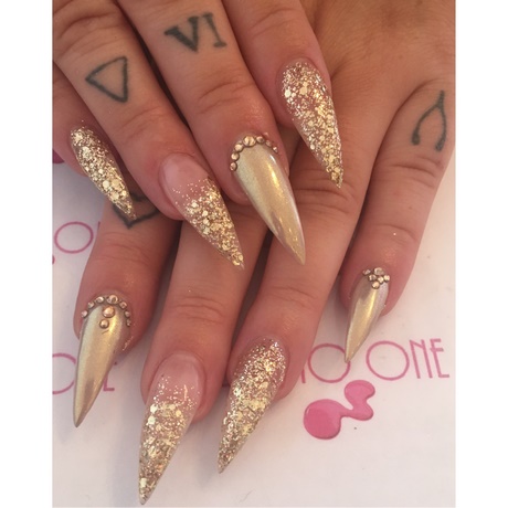 gold-glitter-pointy-nails-87_11 Unghii ascuțite cu sclipici de aur